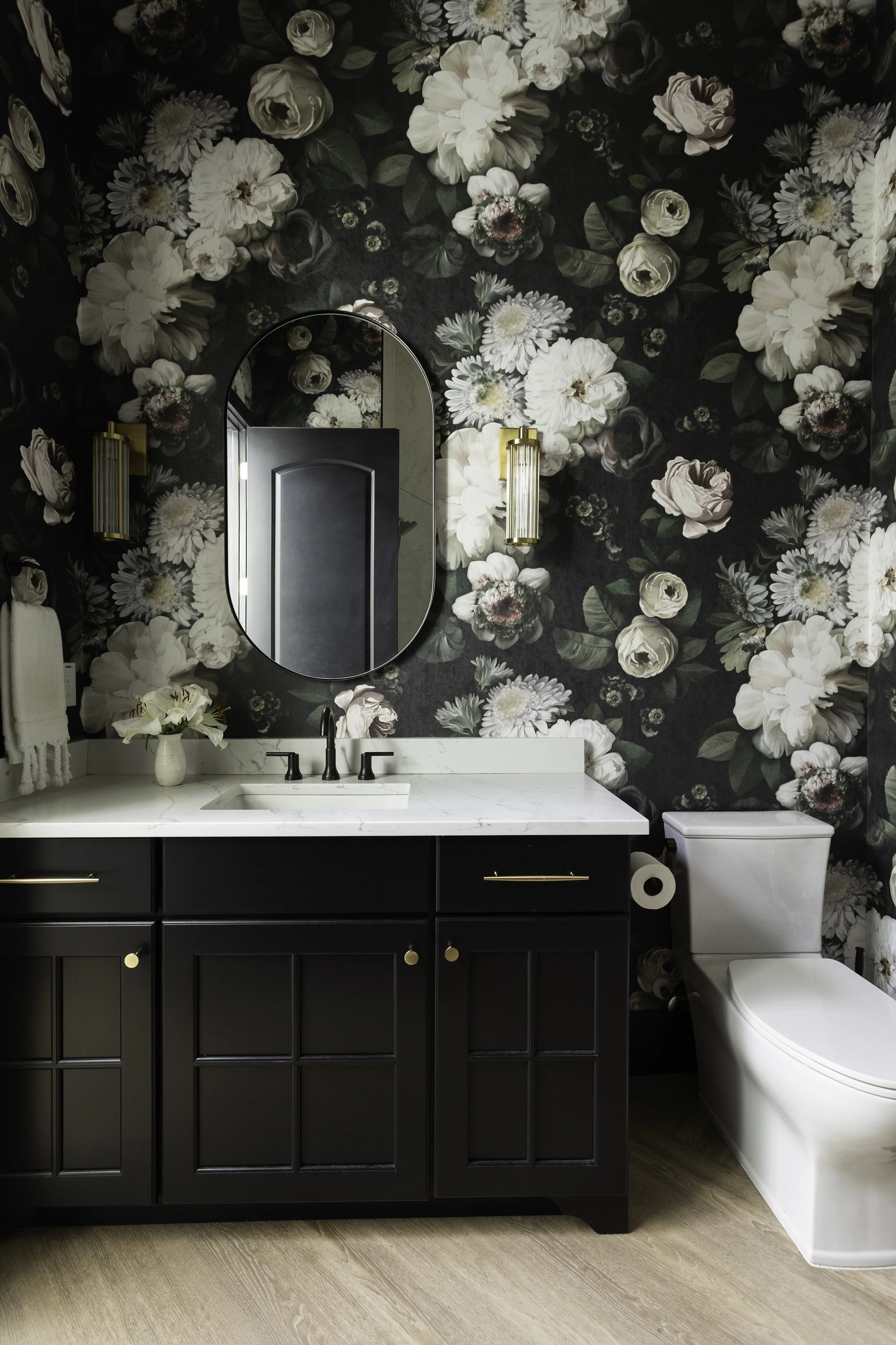 LUXE-BATHROOM-WALLPAPER-BRASS.jpg