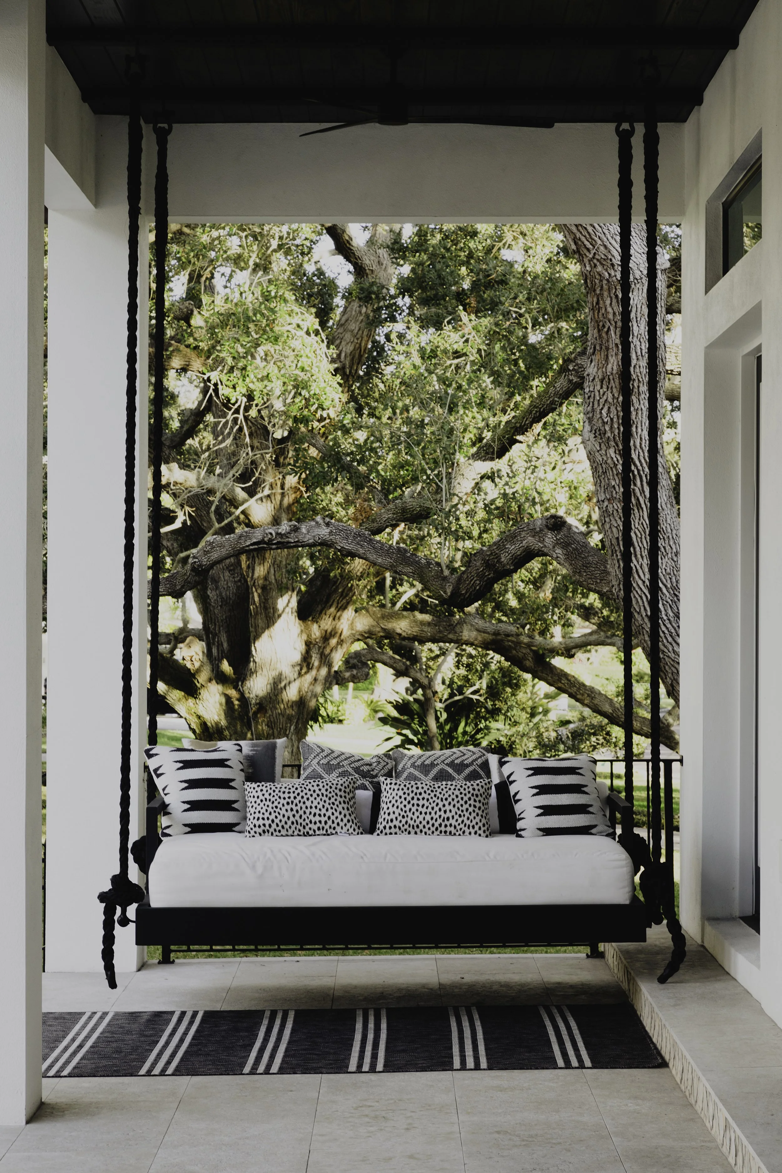 SOUTHERN STYLE FRONT PORCH SWING.jpg