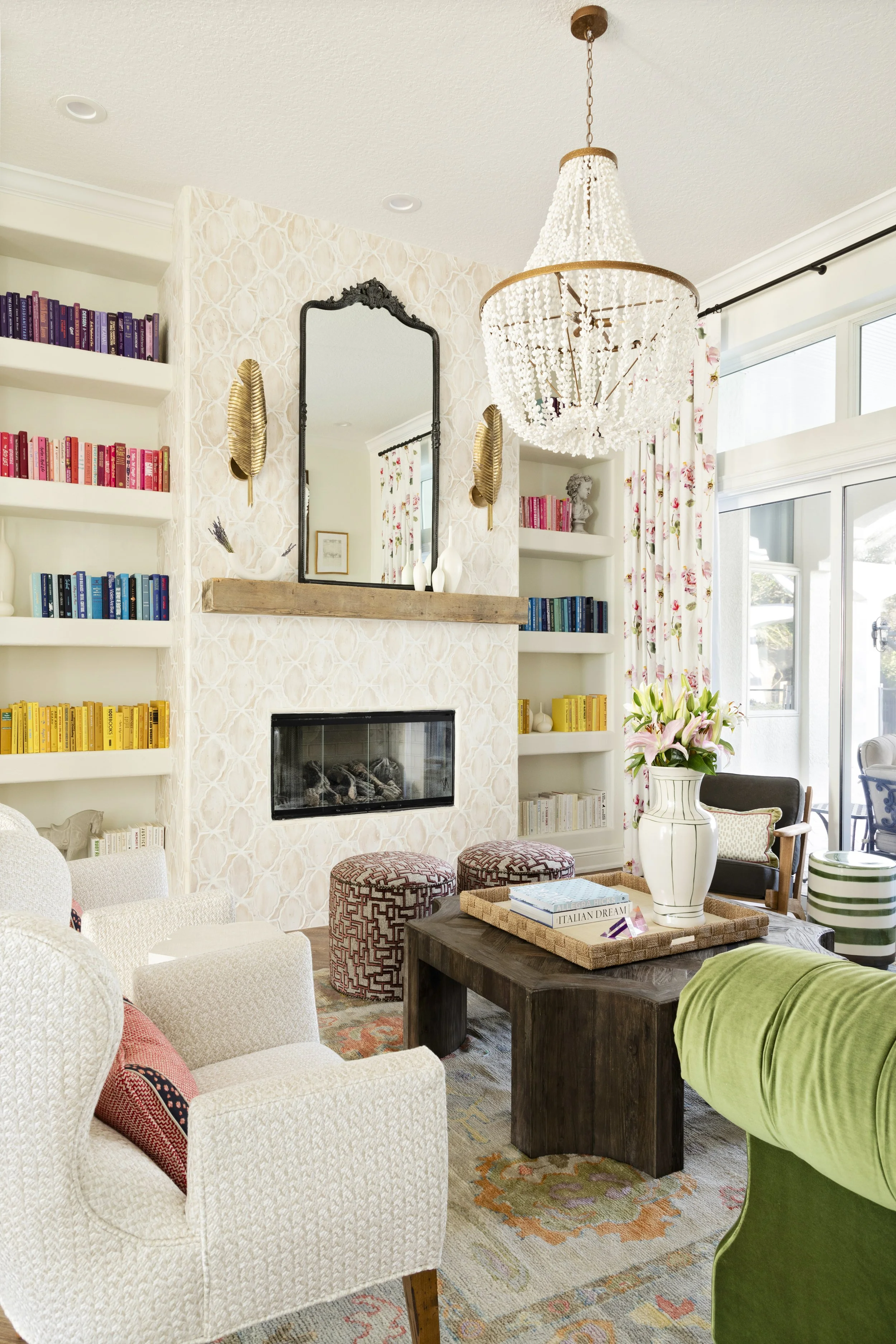 calm and colorful living room