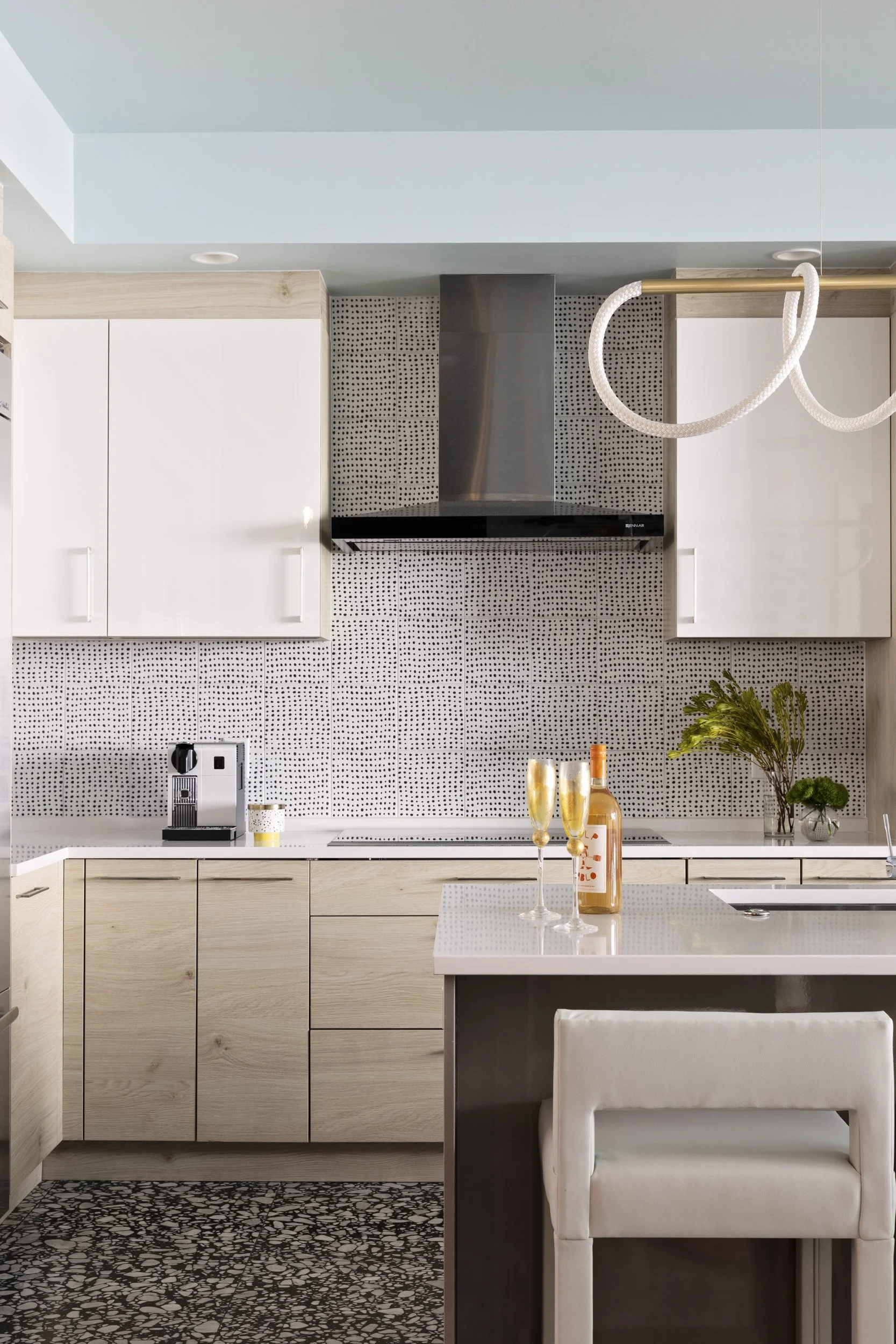LIGHT-WOOD-CABINET-MODERN-KITCHEN.jpg