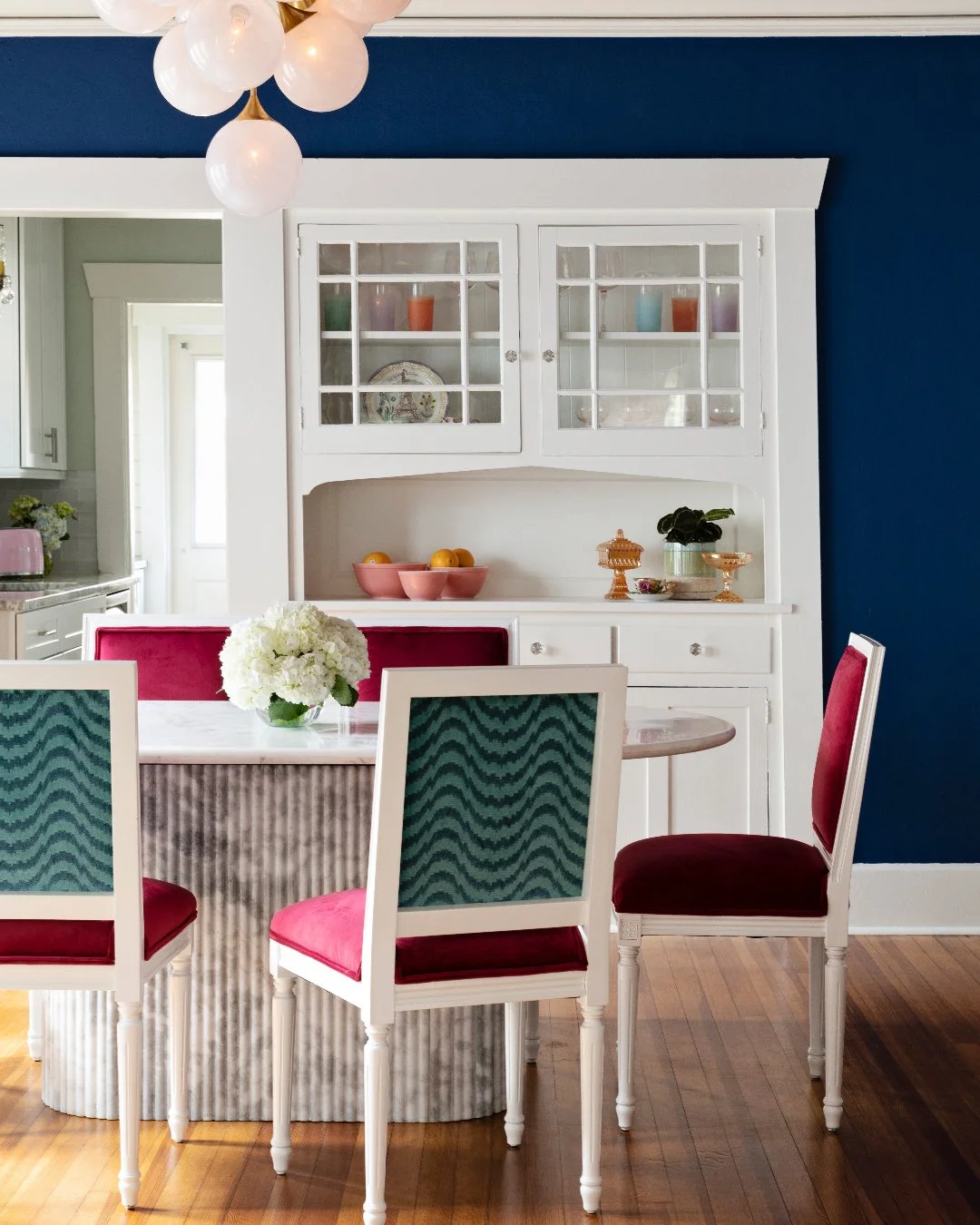 We took this sweet cottage and turned up the charm &mdash; Dorothy Draper style. Bold patterns, playful color, and a whole lot of personality packed into every corner.

📸 :: @nativehousephotography