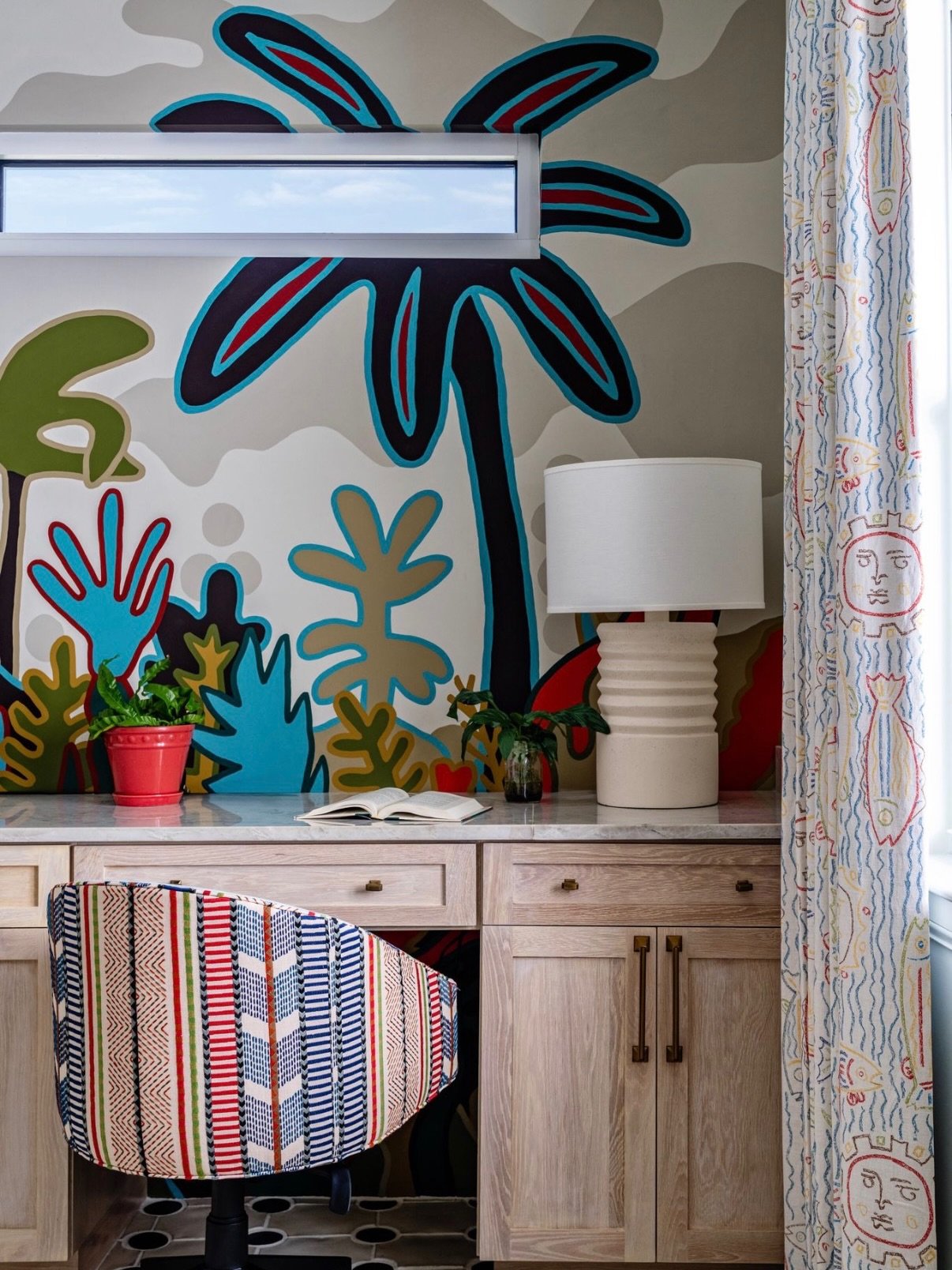 Artist Spotlight 🎨

We engaged local St. Pete artist @chadmize to hand-paint this mural for a client&rsquo;s home office in a waterfront home designed to be a Caribbean-inspired retreat. 

Bright, bold colors are known to stimulate the brain &amp; i