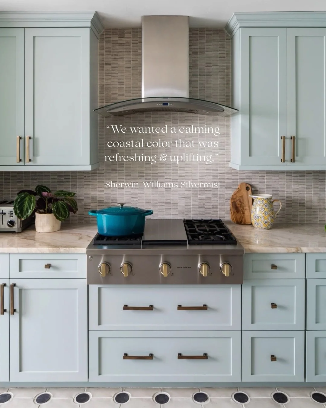 Kitchen Cabinet Inspiration

Blue-hued kitchen cabinets we paired with natural stone, brass accents, and concrete tile floors in a geometric pattern.

Featured @tampabaymetro

Cabinet Paint: @sherwinwilliams SilverMist 
Backsplash: Rectangular Stone
