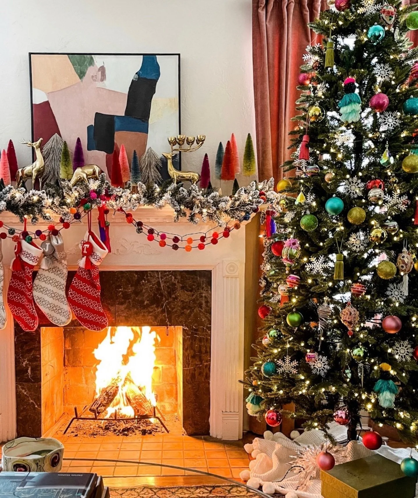 Wishing you a Holly Jolly Christmas that is merry and bright 🎄 - @lisagilmoredesign