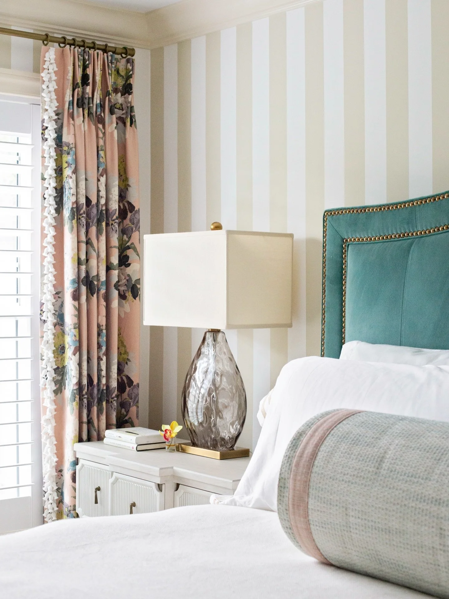 This primary bedroom and bathroom ensuite embodies sophistication and elegance. I think Charlotte York of Sex &amp; the City would be quite happy here. A mix of classic elements and patterns pair beautifully with plush, soft furnishings. 💗 📷 @nativ