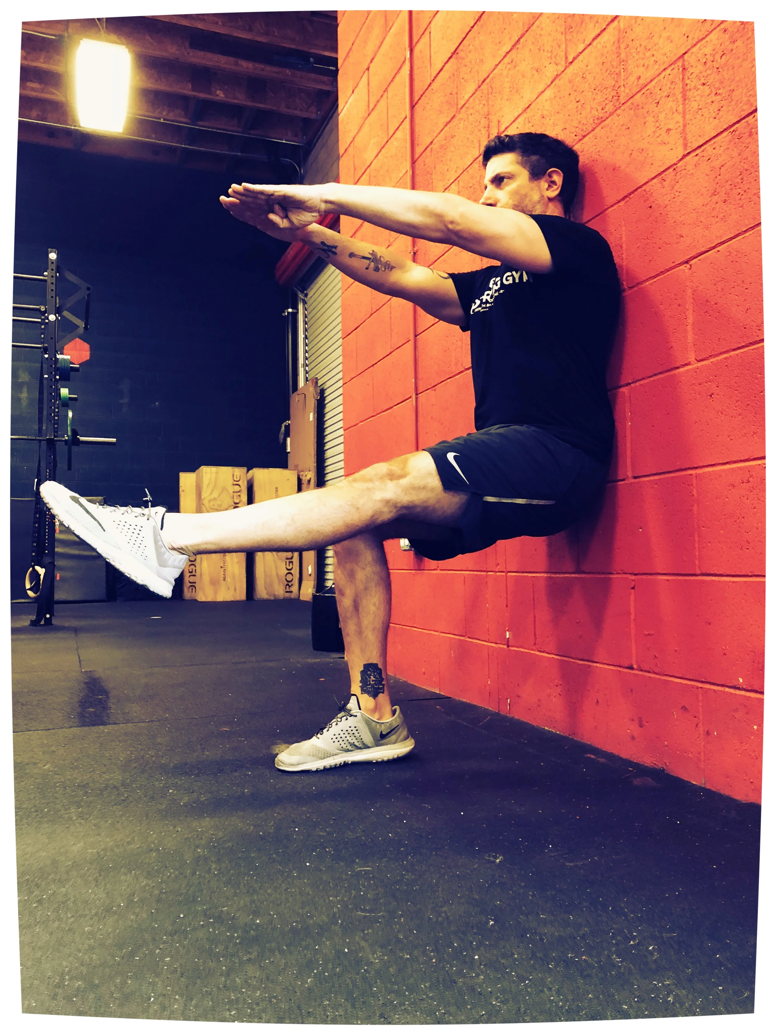 One leg extended. Switch at the halfway point.