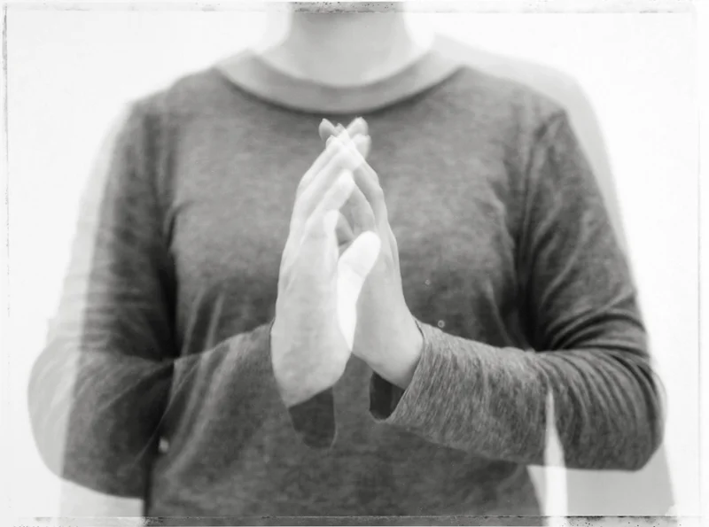  hand #1114, 2013, gelatin silver print, 20x24 inch 