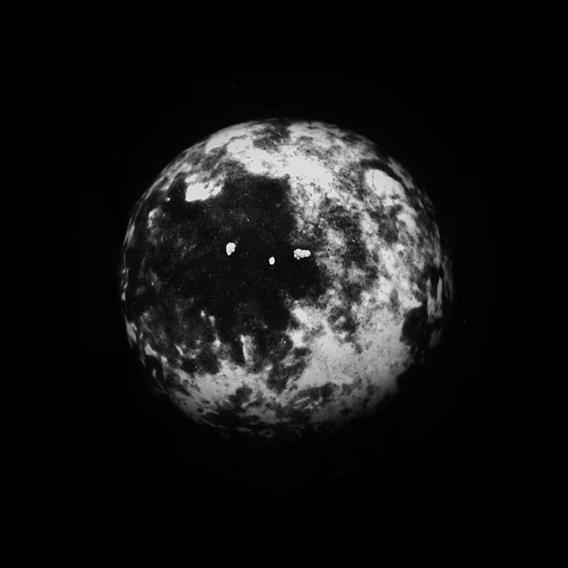  dark, dirt, 2000, gelatin silver print, 25x25 inch 