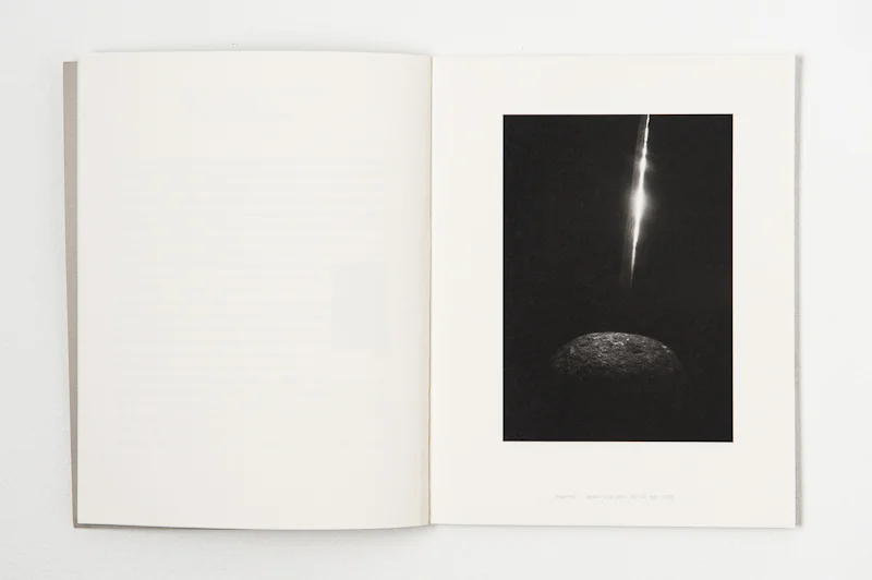   Earth, Water, Air, Wing , 2000, 46 pages, 20 x 25.5 cm, Limited edition 