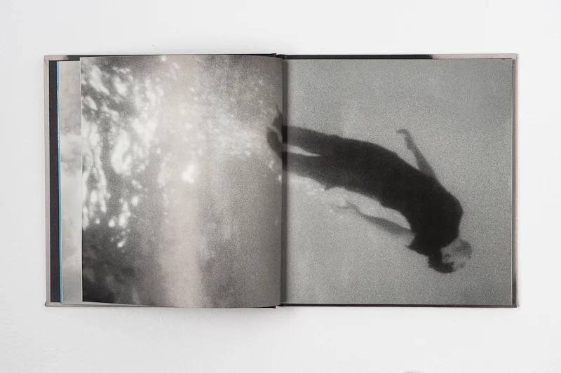   Walks on Water , 2004, 76 pages, 22 x 23 cm, Noonbit, ISBN 9788974090364 