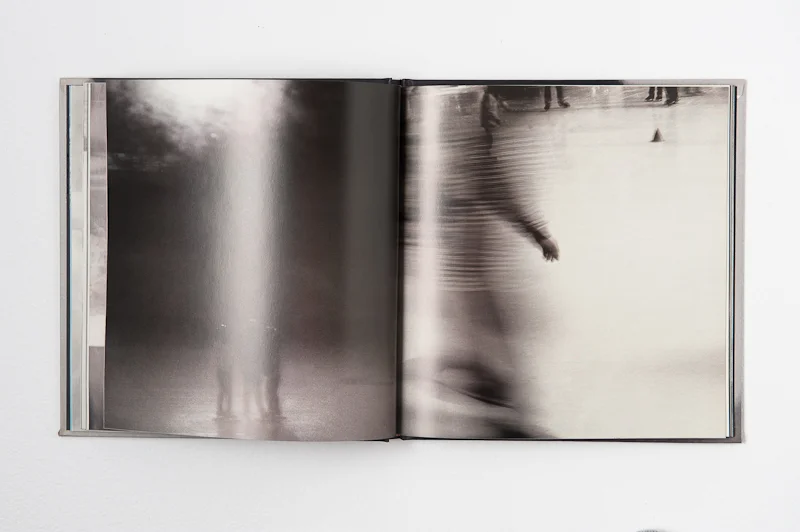   Walks on Water , 2004, 76 pages, 22 x 23 cm, Noonbit, ISBN 9788974090364 