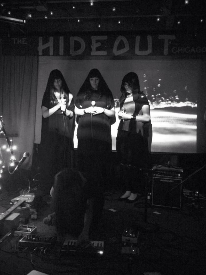 Photo: Carolyn O'Neill. The Hideout, Chicago, July 2014.