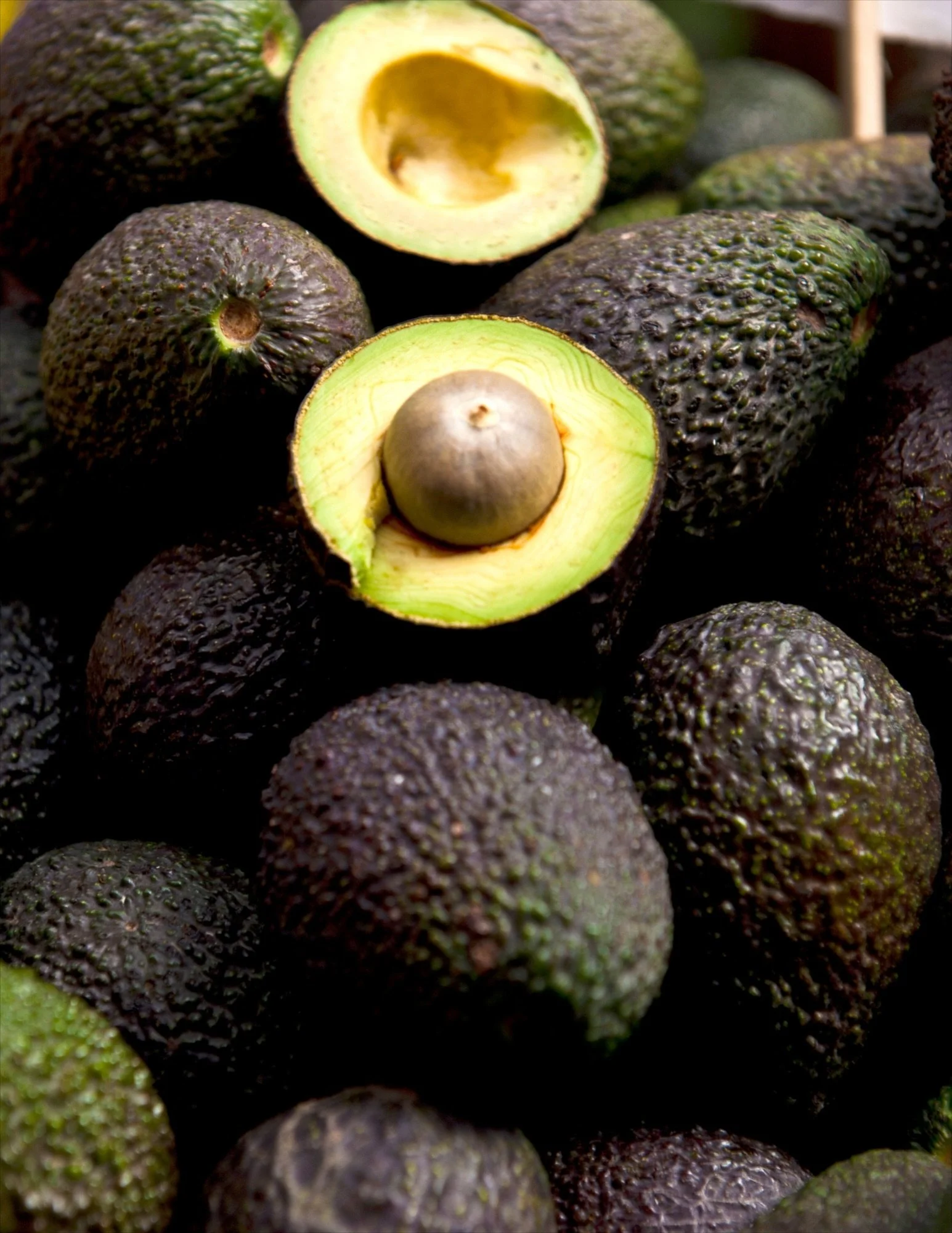 Let&rsquo;s guac and roll 🤘🥑 

Fresh and creamy Avocados are on special so grab a few for your Cinco de Mayo party.

Also on sale: Kale, Mango, Cucumbers, and Fuji Apples!

#freshproduce #organic