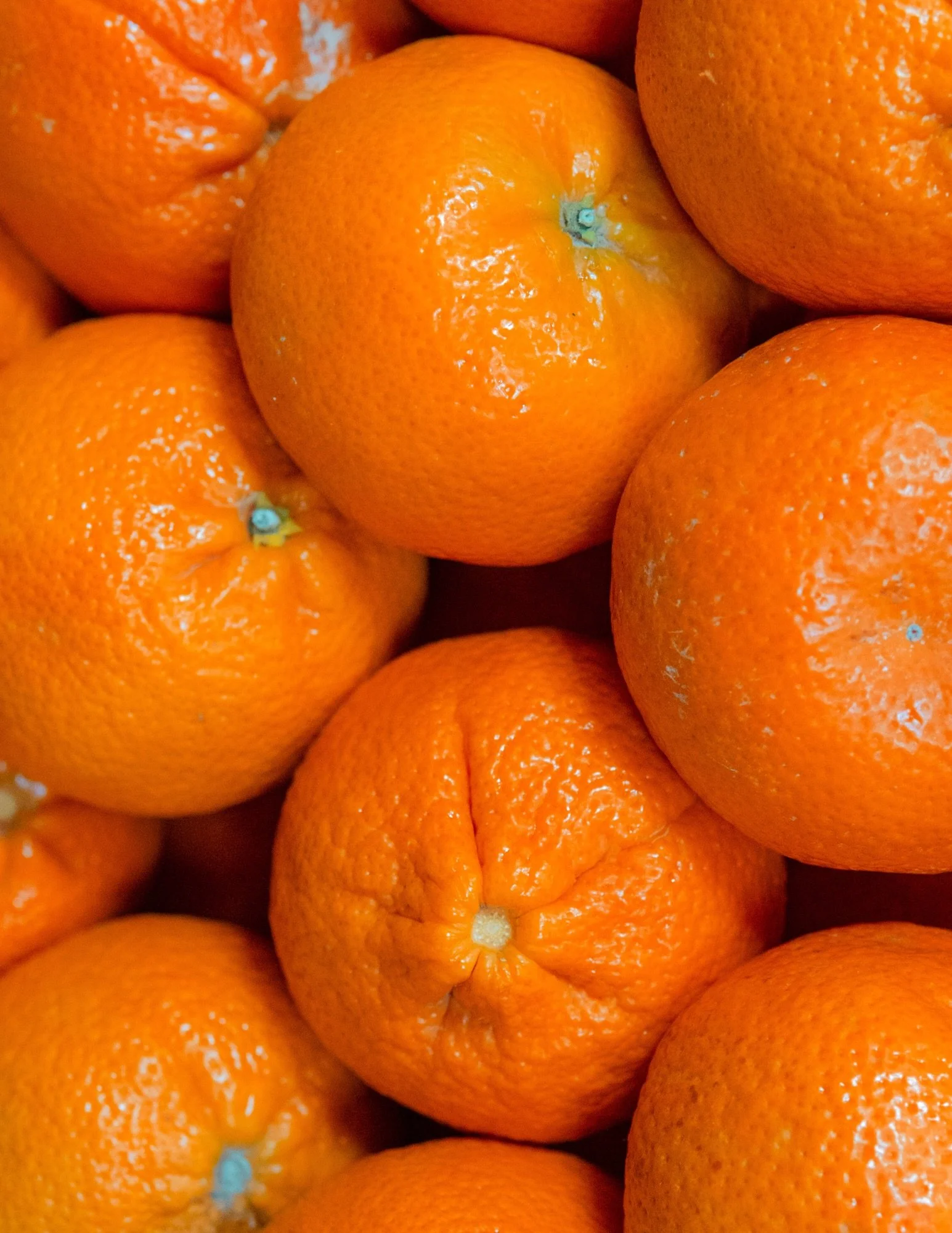 Peel the excitement&hellip; Clementines are on sale!

We also have specials on Brussels Sprouts, Vine Tomatoes, Green Beans, Mangos and Fuji Apples!