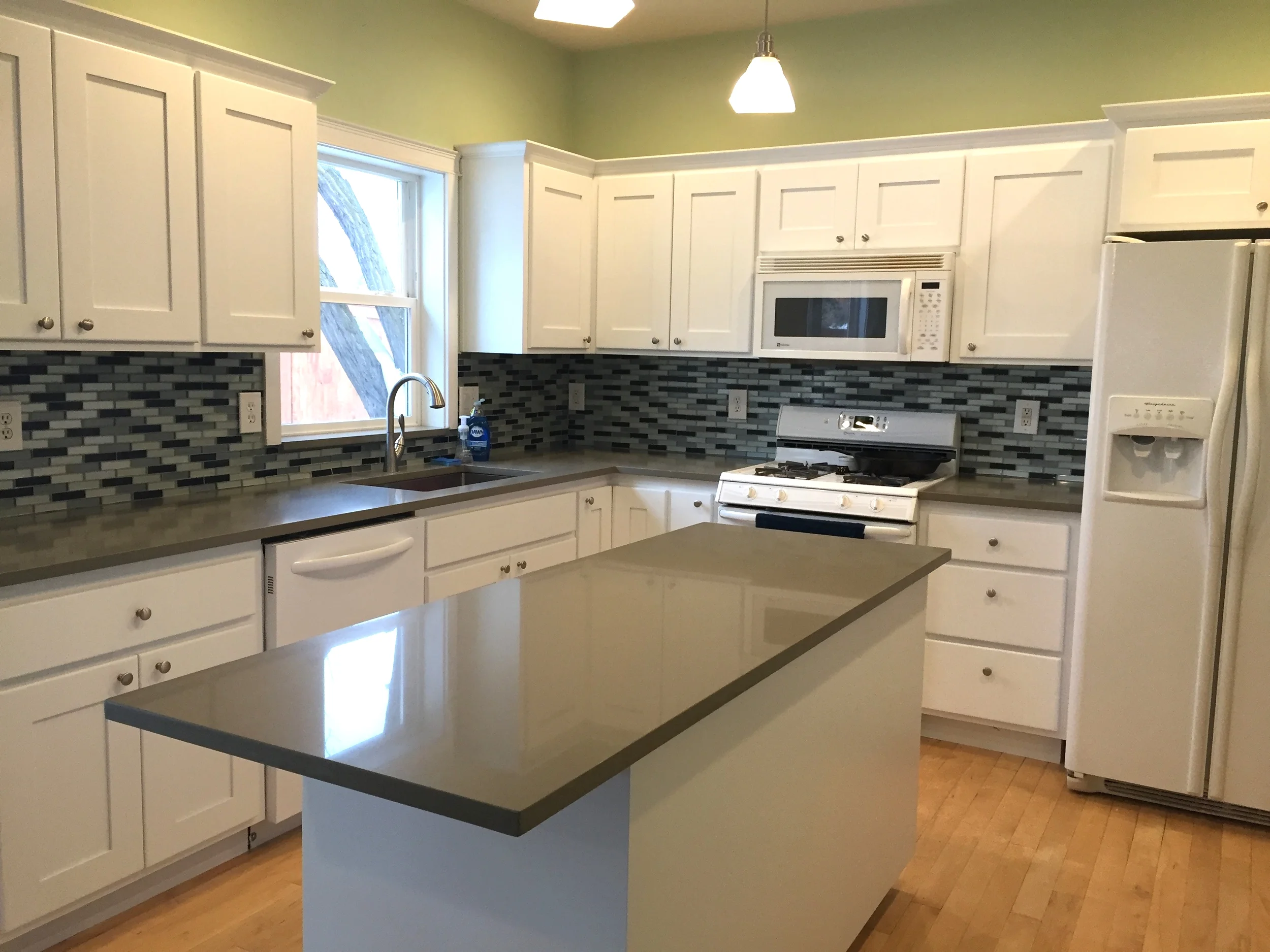 Cabinets 3.JPG