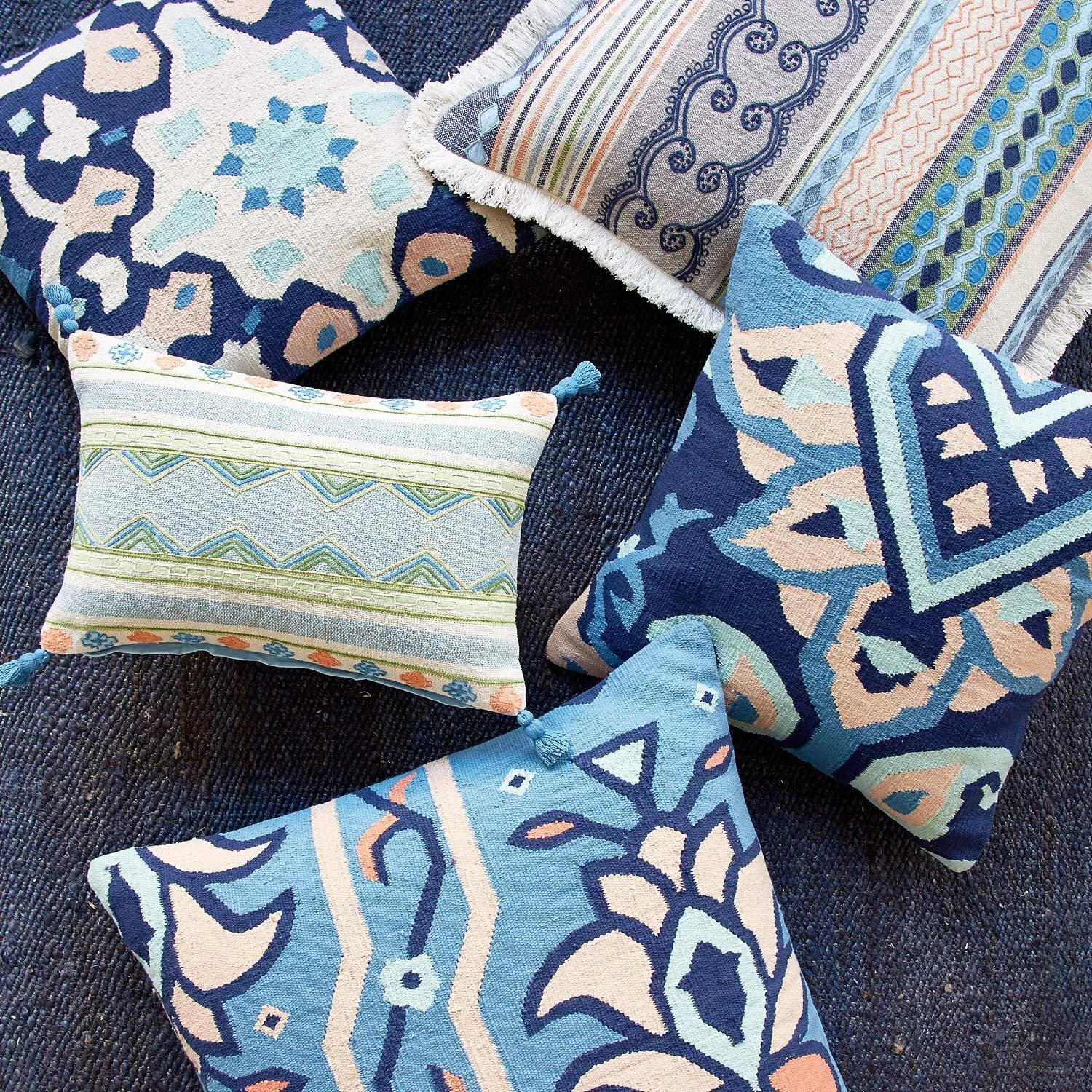 Zoom_Pillow-Group-6_S19_0d48b57d-f7cf-4900-ac78-166f1a4f8825.jpg