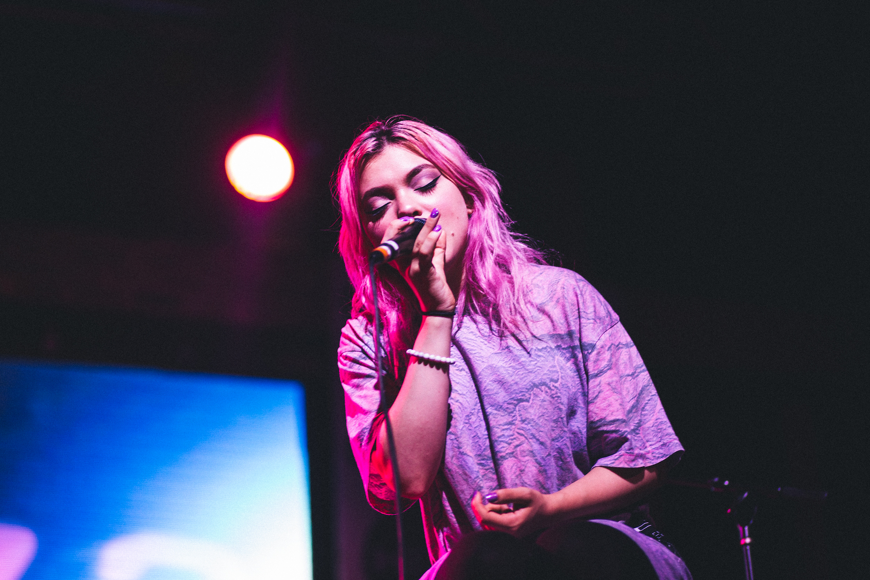 Hey Violet / Q&A-Radio Tour - Fort Lauderdale, FL I’ve never shot a Q&A/acoustic tour type deal in my life. I saw Hey Violet was coming to town on a radio tour run and so far I’ve never had a bad experience shooting their performances (+ their music is bomb too). I wasn’t sure what to expect since I’ve never shot a Q&A before but it was pretty fun and different! I think the only downfall of the set is that there were tons of cords and such everywhere and mics were blocking most of the members in the most inconvenient way but besides that it was a fun experience. This is about my fourth time shooting HV and I always gain awesome new images of them. I was so stoked on this photo since the lighting hit Rena just right (and that pink on pink on pink tho) and it’s just a simple and soft clear image of her. x