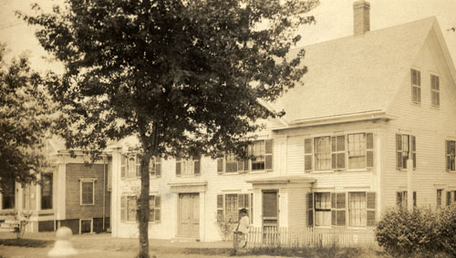 The Museum building in the early 20th century, viewed from the south side of the street.