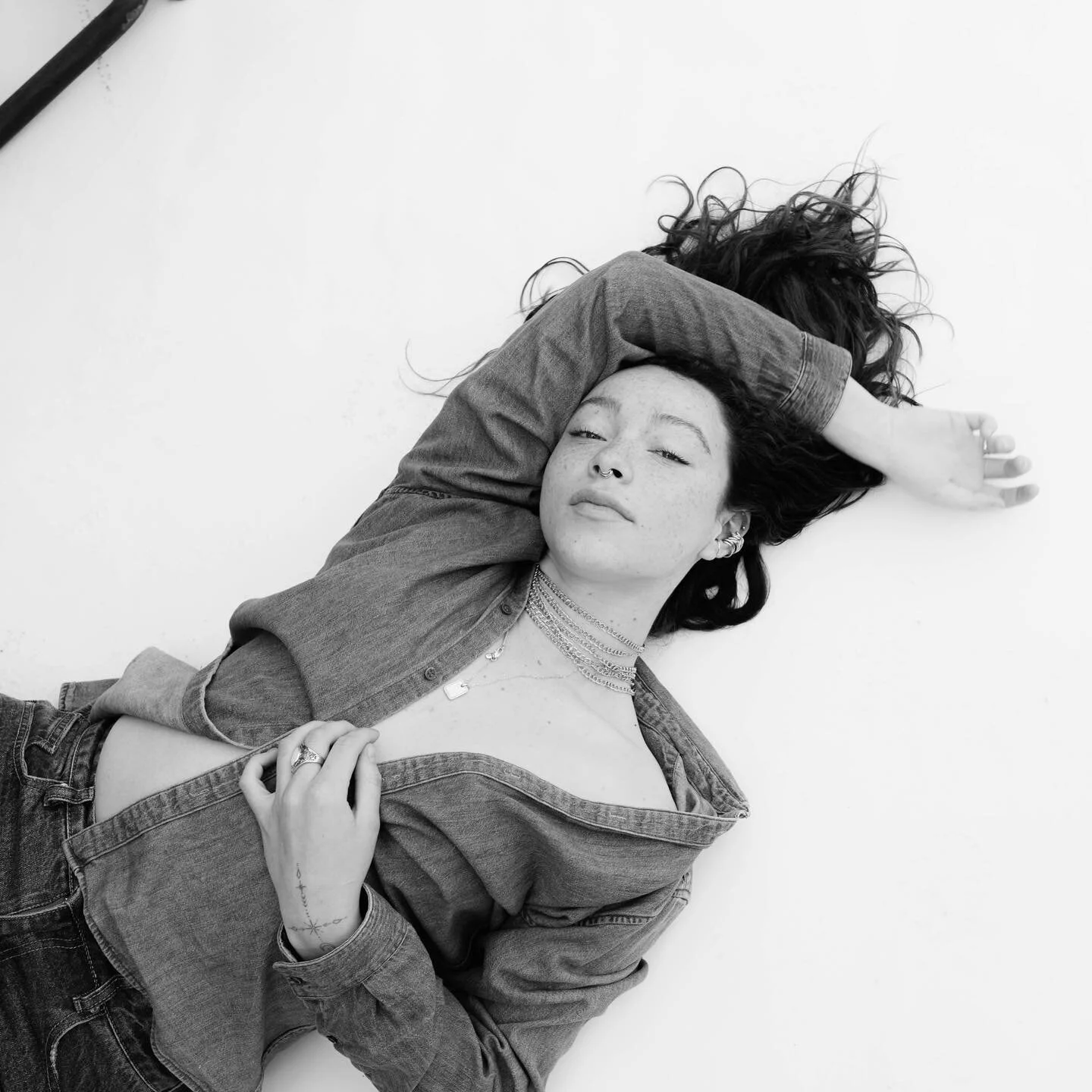 You are a collection of infinite moments so many will treasure.

@evvnique breaking in the studio with me, April 2021

#portraitphotography #phtography #blackandwhite #beautiful