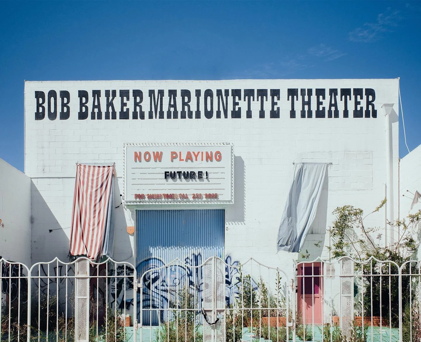 My old Neighbour. #marionettetheatre
.
.
#ricoh #photography #streetphotography #losangeles #theatre #losangeleslandmarks #nowplaying