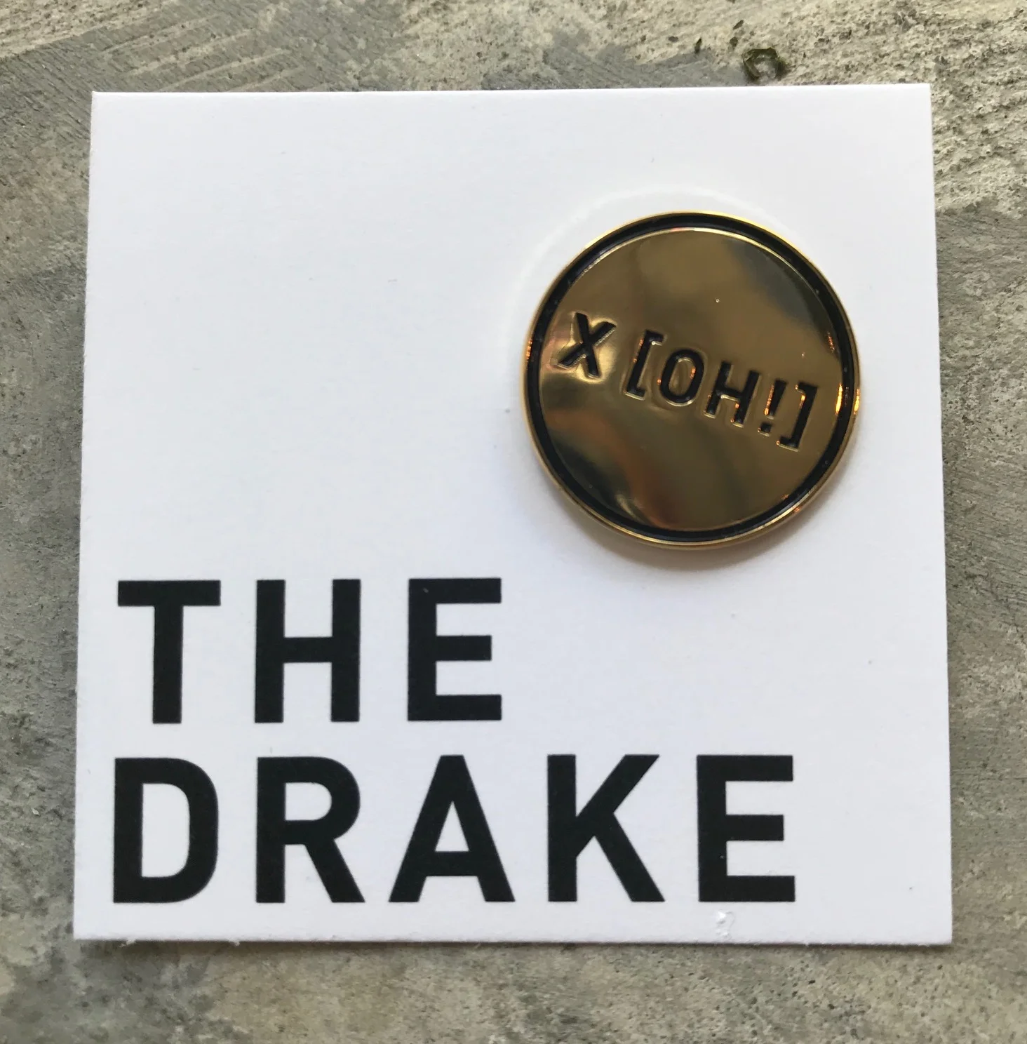 x [OH!] Gold Lapel Pin