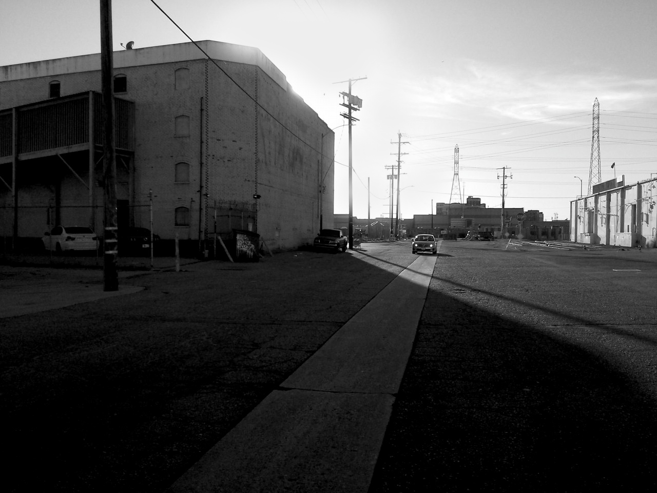**b&w_cardowntown.jpg