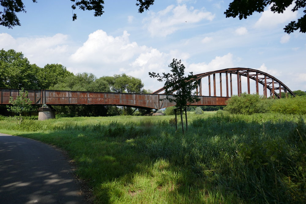 Noch eine Tote Eisenbahnbrücke Richtung Osten bei Höxter