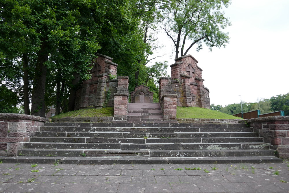 Renoviertes Weltkriegsdenkmal in Höxter