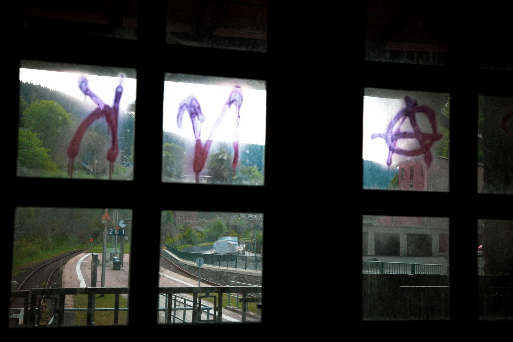 Bahnhof-Blick zum Bahnsteig.jpg