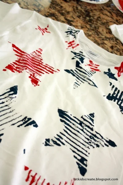 I Love this DIY Stamped Stripey Star T-Shirt from Let Kids Create, a website with creative art projects and imaginative ways to play. The Star Stamps are created using corrugated cardboard cut into star shapes by tracing a cookie cutter! This will be a fun craft project to do with your child to have them create their own Allover Star Printed T-shirt.