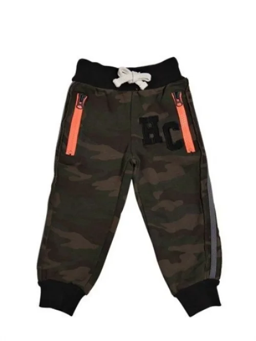 These HYDROGEN KID JOGGING PANTS have elasticated waistband with adjustable internal button, fun contrasting zip pockets, contrasting fabric insert along sides, logo insert on front and on back panel, and are in a Cool Allover Camoflage Print.