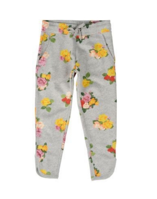 These Stella McCartney EMILIE TROUSERS are organic cotton fleece with an Allover Roses Print. They have an elasticated waist with drawstring, side pockets and curved ankle with slits. These Allover Rose Printed Sweatpants are perfectly adorable for your little one for spring!