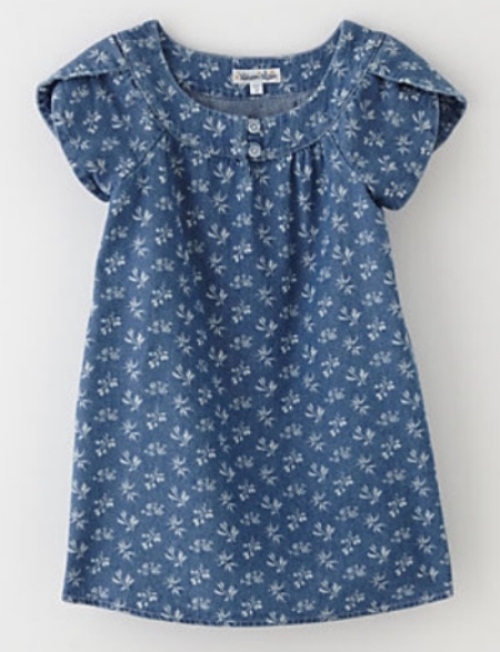 This Steven Alan Girls Breaker Dress comes in indigo discharge nature print, has flutter sleeves and an easy a-line silhouette. It also has a slightly wider round neck with two buttons at front. And it is made in USA!