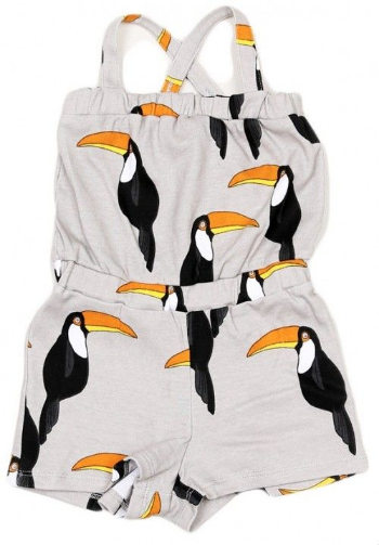 This Mini Rodini TUCAN SUMMERSUIT is a stylish sleeveless Romper made from organic cotton.The bird all-over print is large tucans in black, orange and yellow. It is a cute summer Romper in light fabric, loose fit and bright colors with adjustable shoulder straps and elastic at chest and waist for perfect fit and extra comfort.