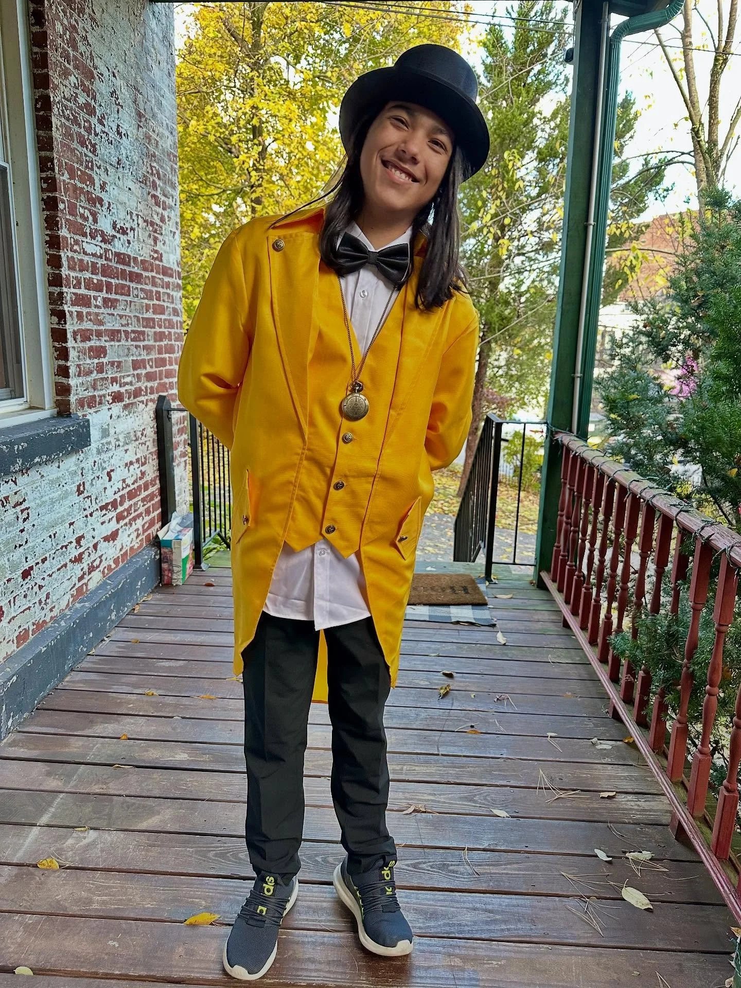 Halloween weekend fun 🎃💀🖤 Celebrating Day of the Dead, trick-or-treating, and all the costumes. Mario as Bill Cipher 💛 and Albert and me as Care Bears 🐻👻