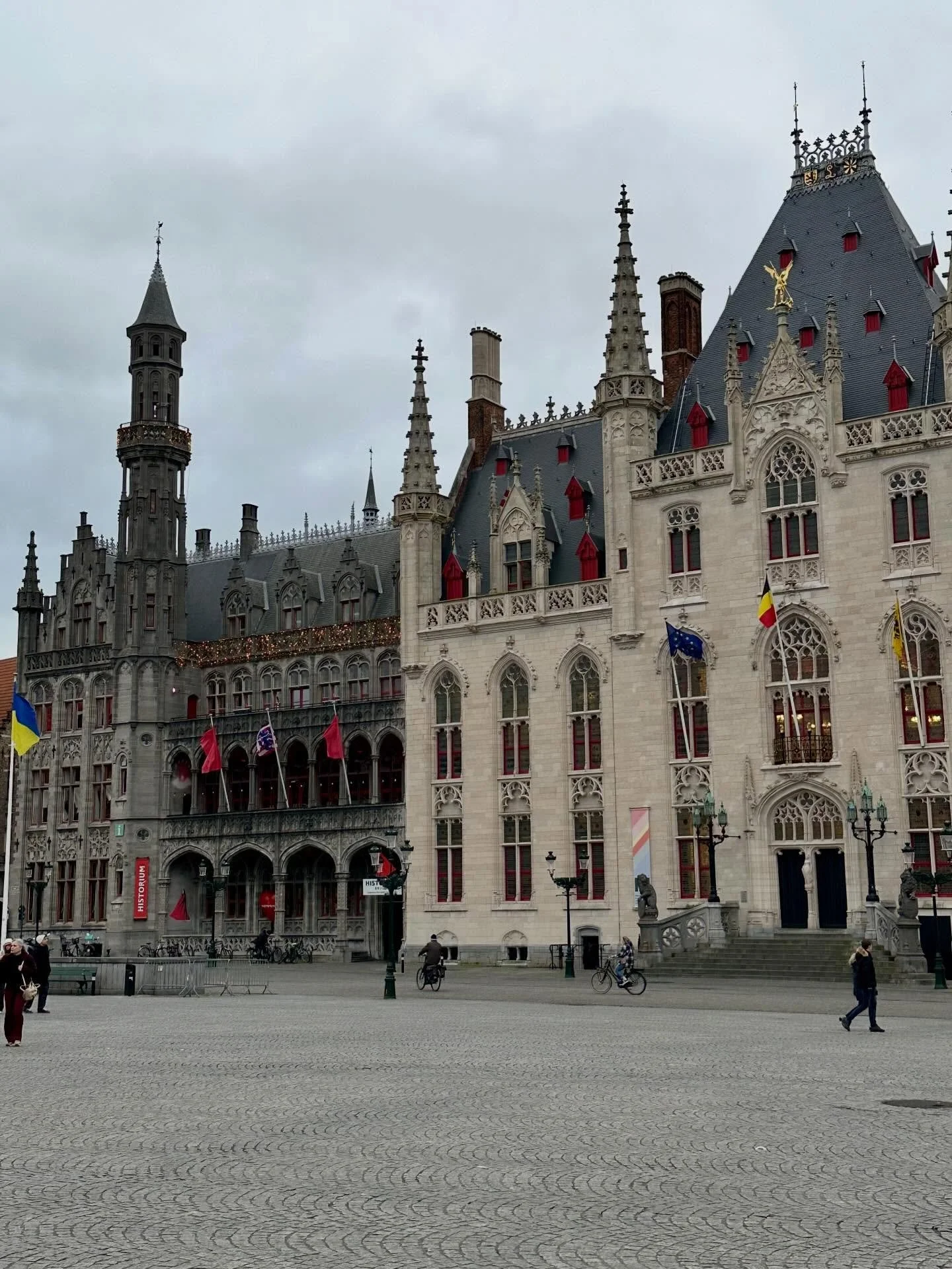 A day trip to Bruges was rainy and drizzly when we arrived but the charm of the city brightened the day. The Gothic architecture, the Markt Square, the Belfry and so much lace everywhere I was giddy, I am lace obsessed. Lunch at Bierbrasserie Cambrin