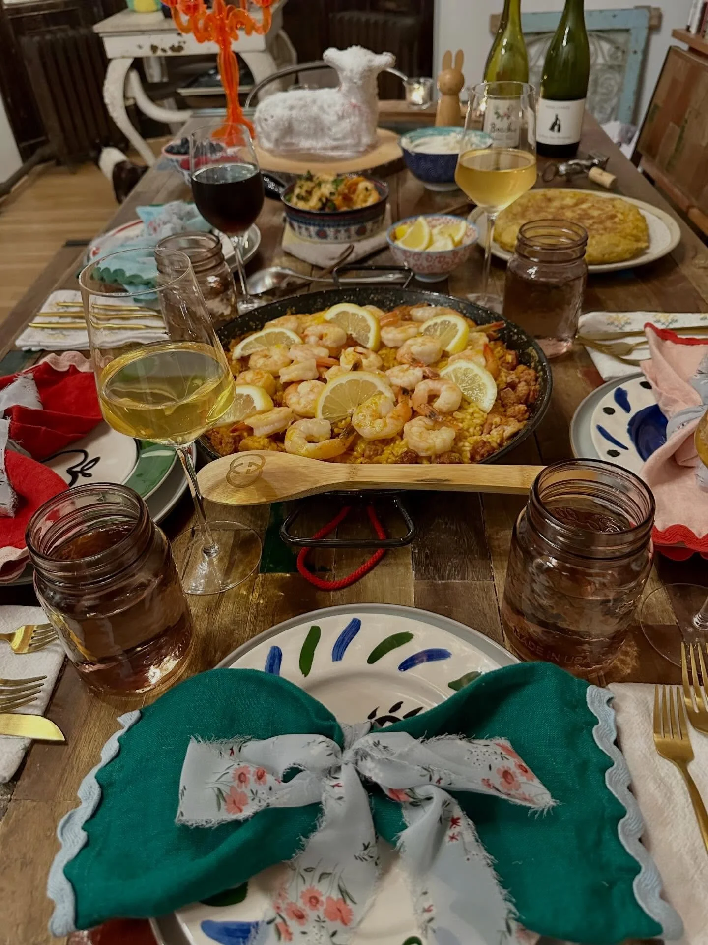 Easter weekend with my peeps. 🐣
I brought Albert a paella pan, Spanish rice and a cookbook from Spain and we put it all to good use. Paella, Spanish tortilla, gambas al ajillo, lamb cake, Aperol spritzes, Margie up for the weekend and Mario&rsquo;s 