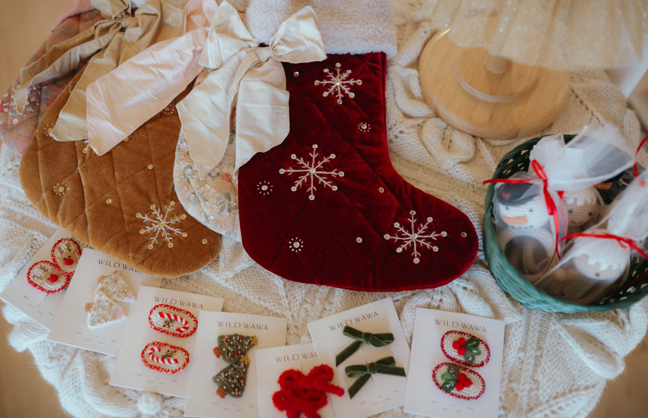 Debbie Jovel petit-swag Wild Wawa Holiday PJs & Stocking Stuffers