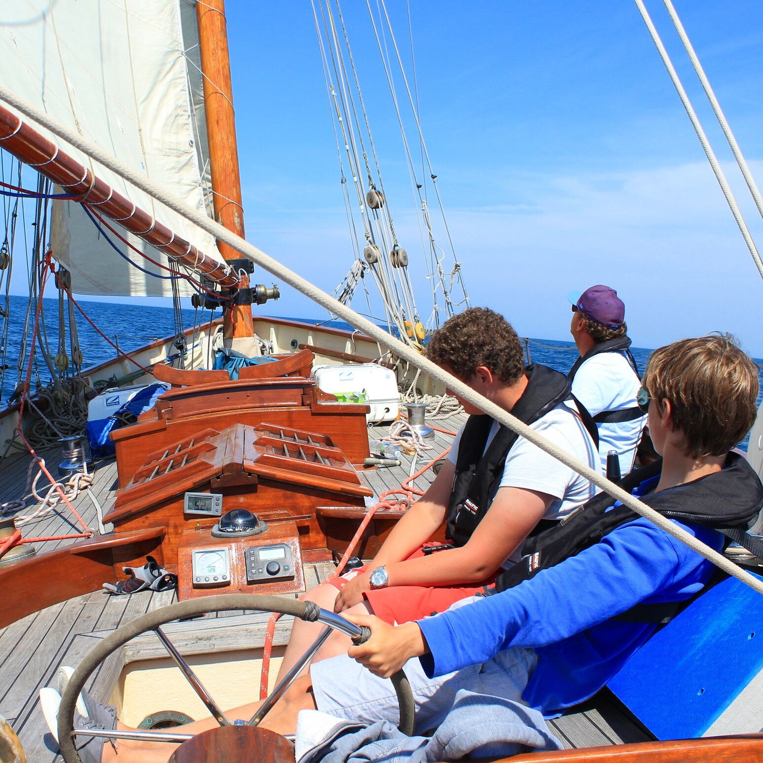European outdoor leadership course for teens