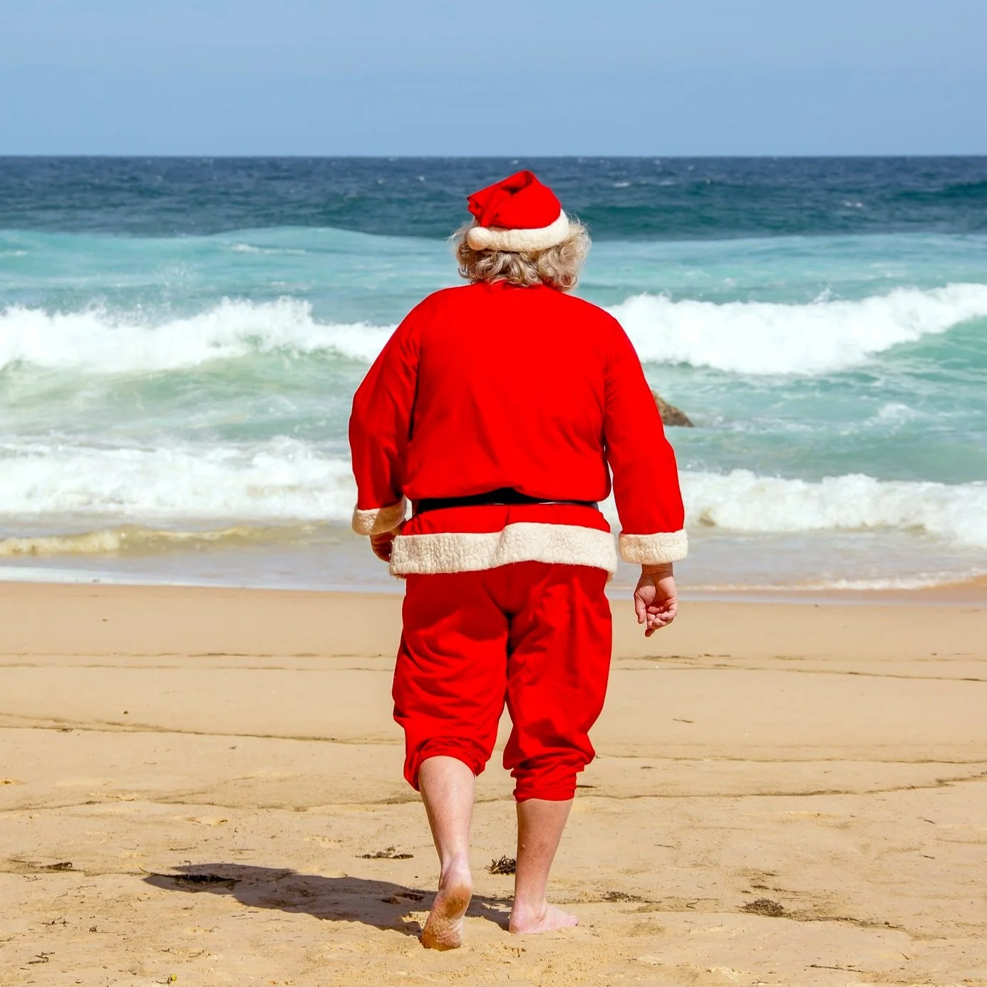 santa+on+beach-unsplash+copy.jpg