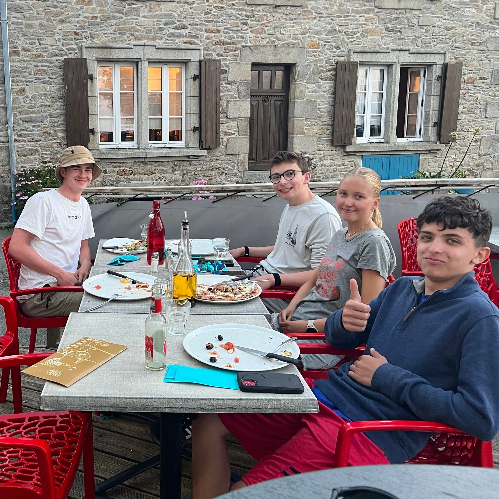Thumbs-up+restaurant+pic.jpg