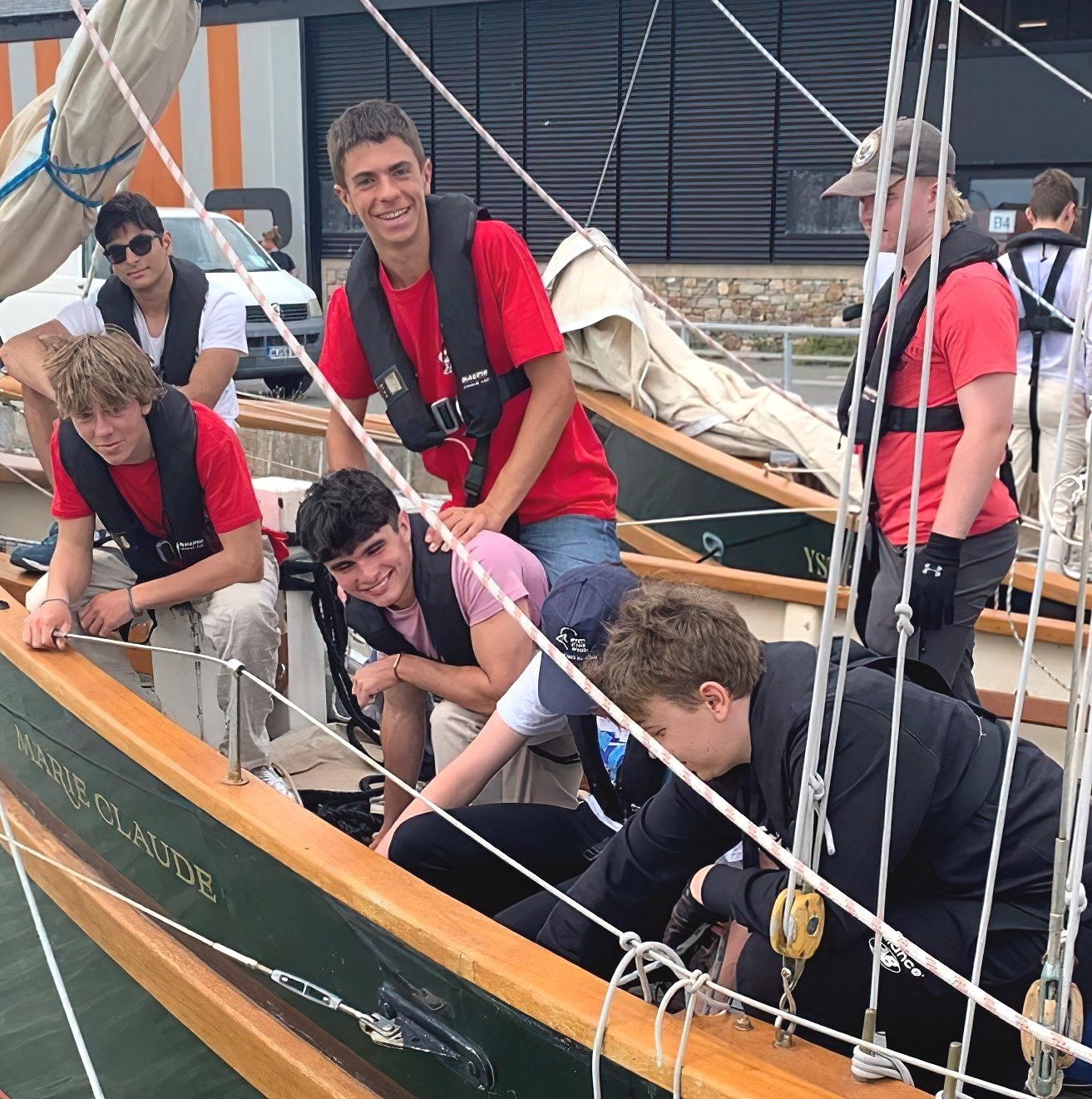adventure sailing for teens