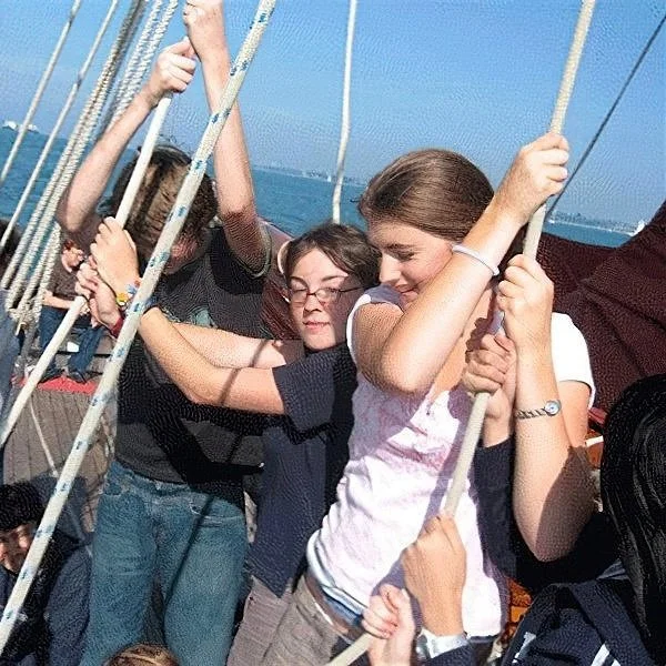 kids+on+boat-gigapixel-standard-scale-2_00x.jpg