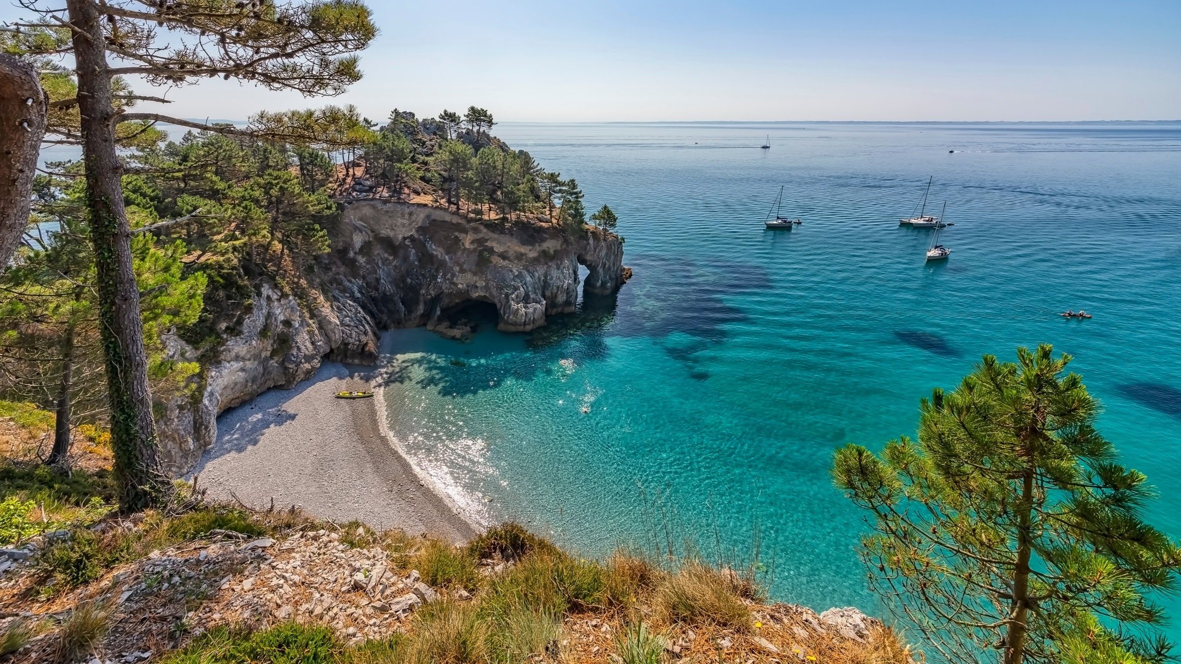 AdobeStock_Crozon+Beach.jpg