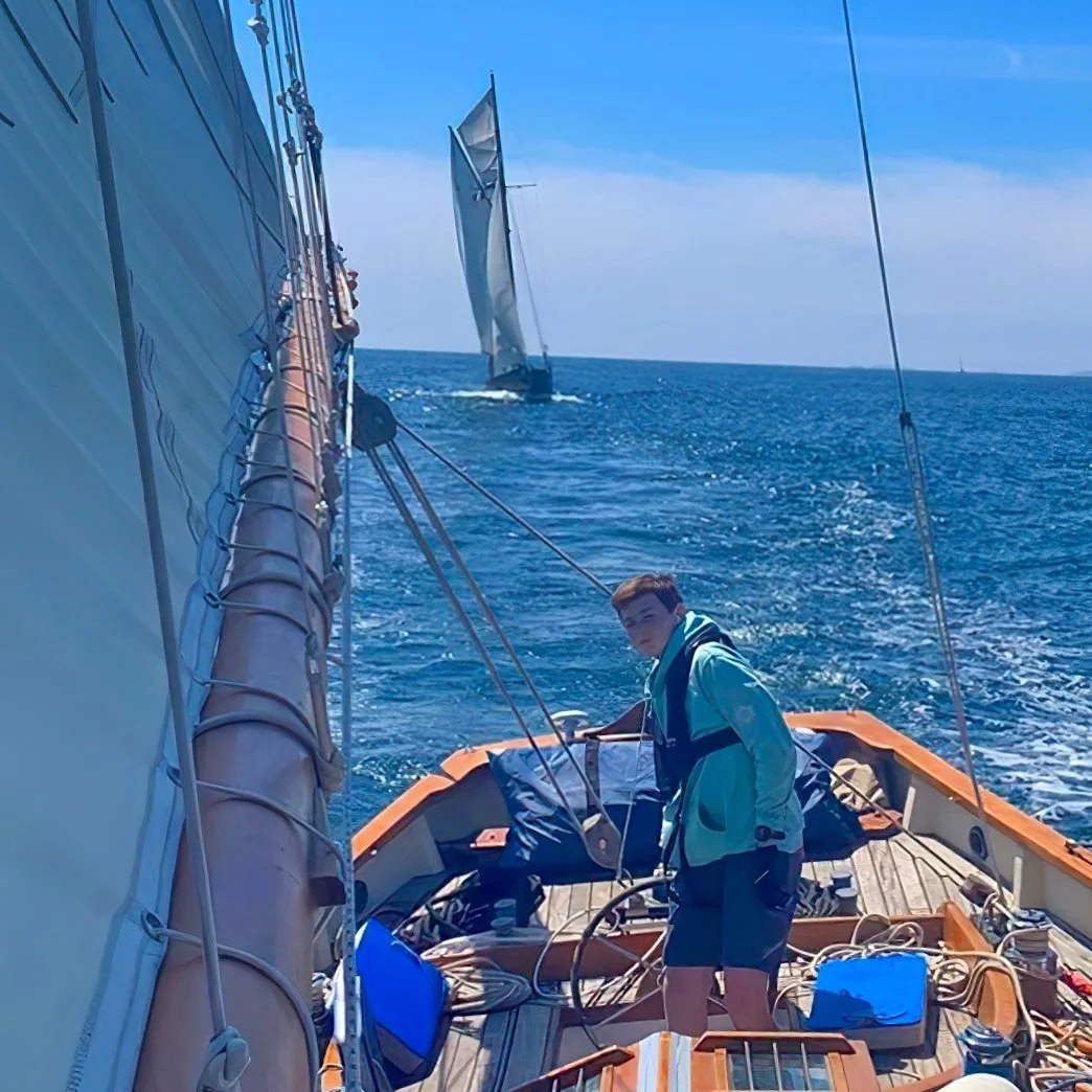 Learn to sail traditional boats)