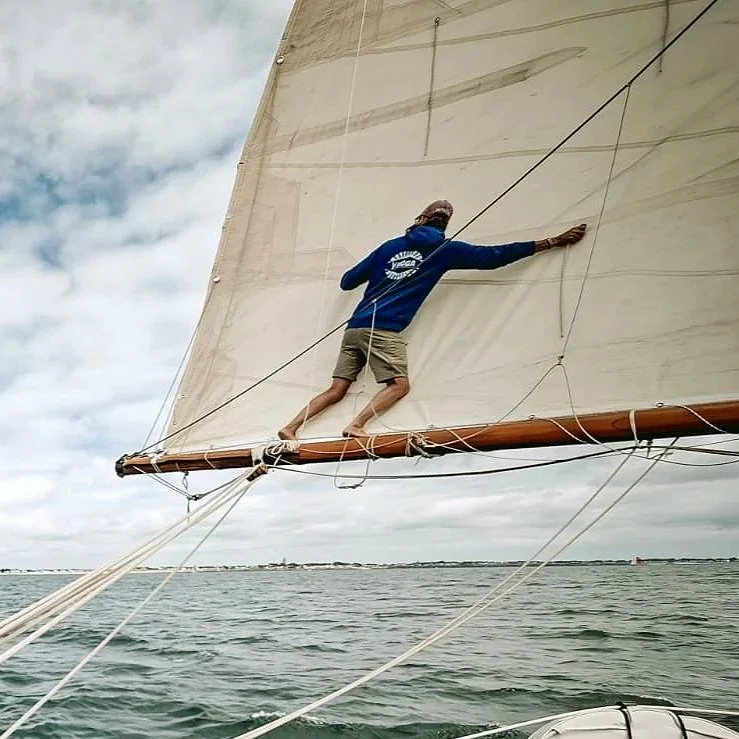 un campamento de vela único