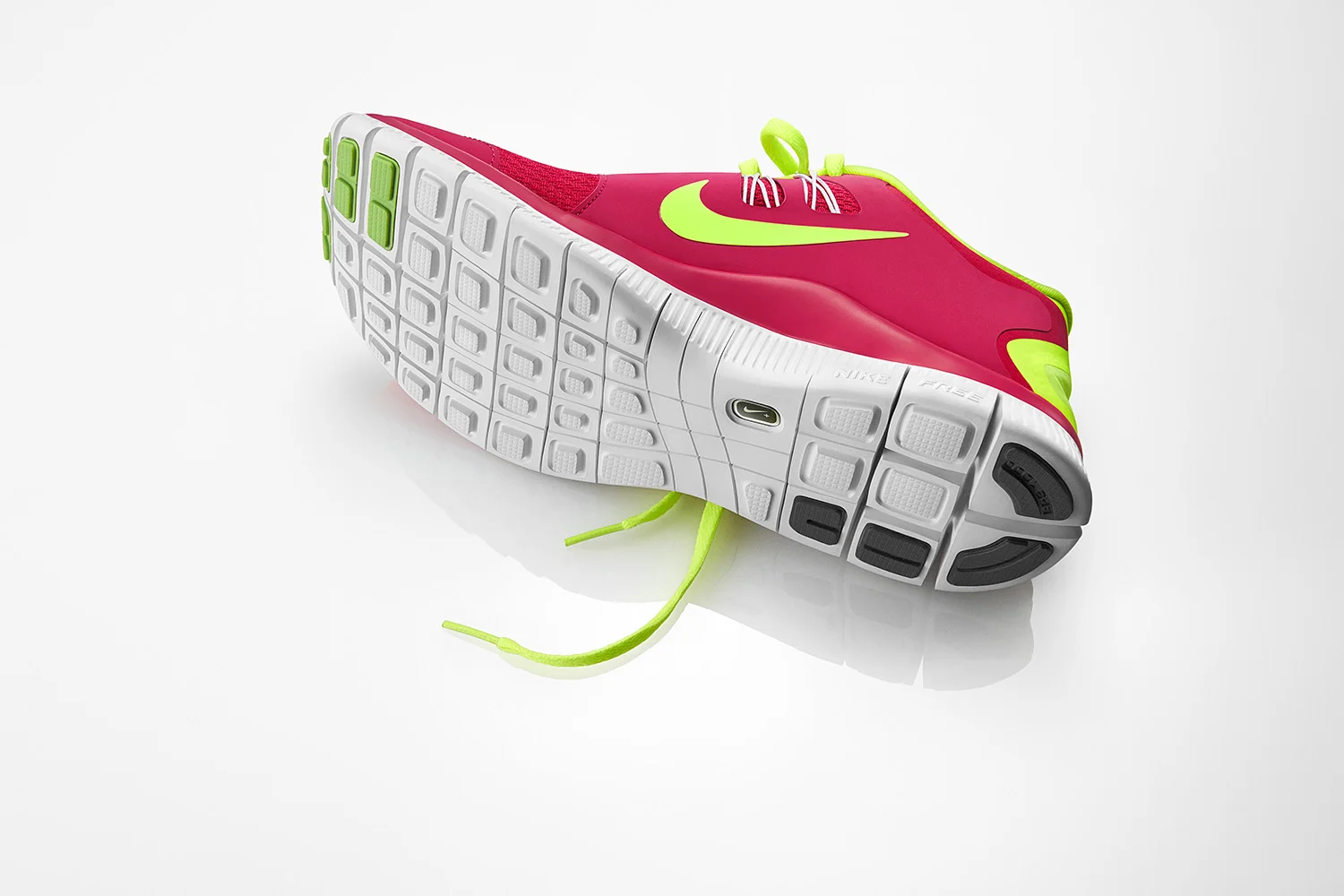 W_Nike_A_v1h_1k.jpg