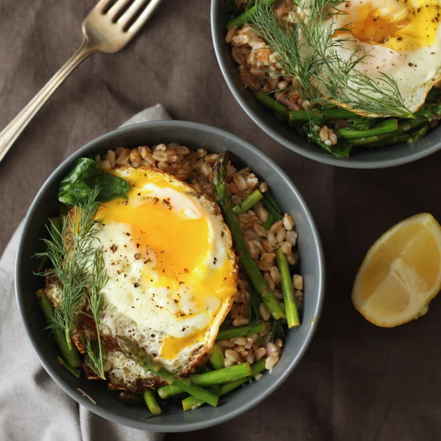 Farro with Crispy Egg, Asparagus, Spinach and Dill