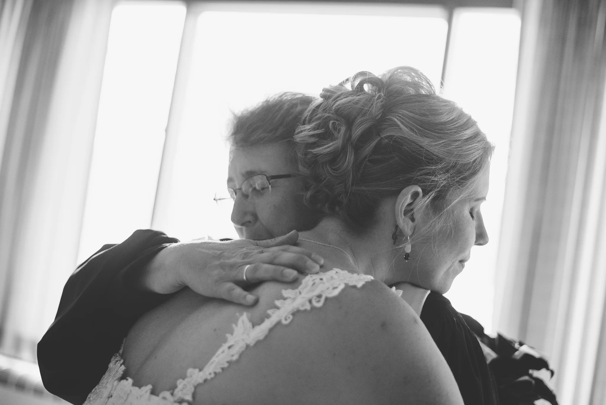 Waterford Wedding Photographer | Waterford, MI | Miss Lyss Photography | www.misslyssphotography.com