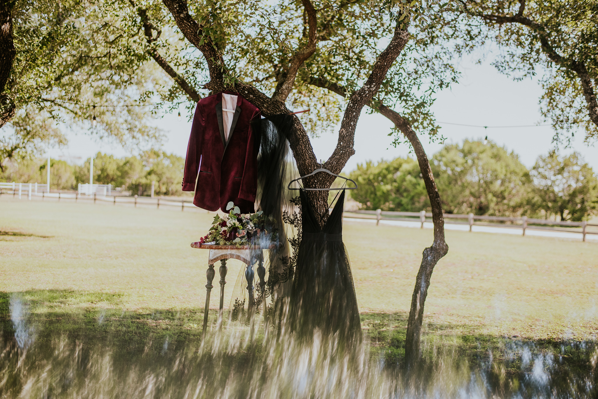 Texas Wedding Photographer | Five Oaks Farm, TX | Miss Lyss Photography | www.misslyssphotography.com